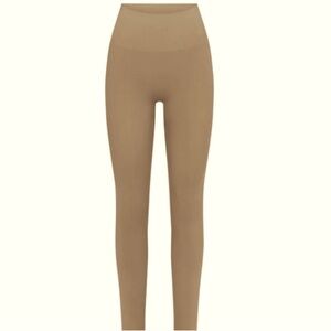 SKIMS Seamless Brown Leggings